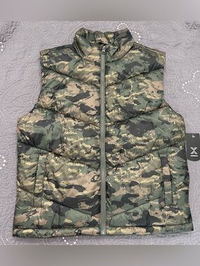 XERSION Boys Forest Camo Midweight Puffer Vest NWT Size L 14/16 Husky